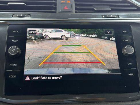 Used 2021 Volkswagen Tiguan SE w/ Panoramic Sunroof Package AWD/4WD image 36