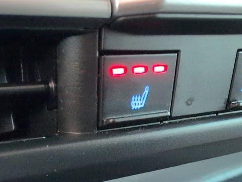 Certified 2022 Toyota Sienna XSE image 35