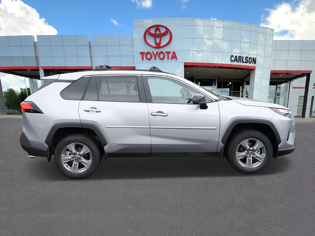 Certified 2025 Toyota RAV4 LE AWD/4WD image 4