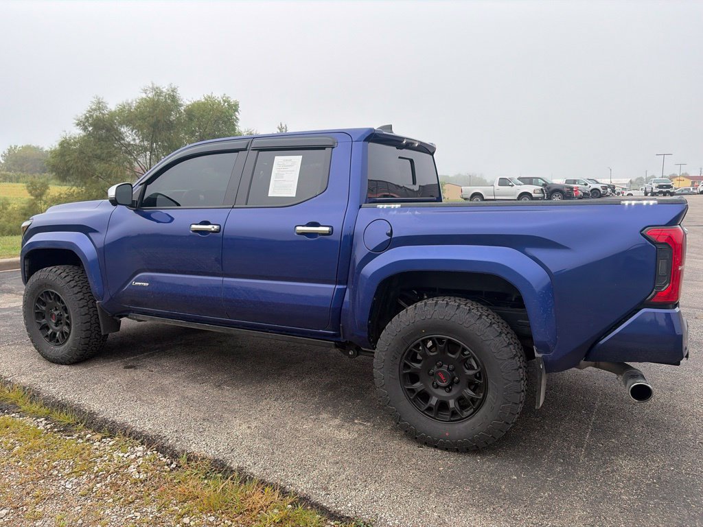 Used 2025 Toyota Tacoma Limited AWD/4WD image 7