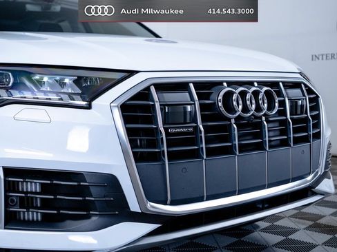 Used 2023 Audi Q7 3.0T Premium w/ Convenience Package AWD/4WD image 12