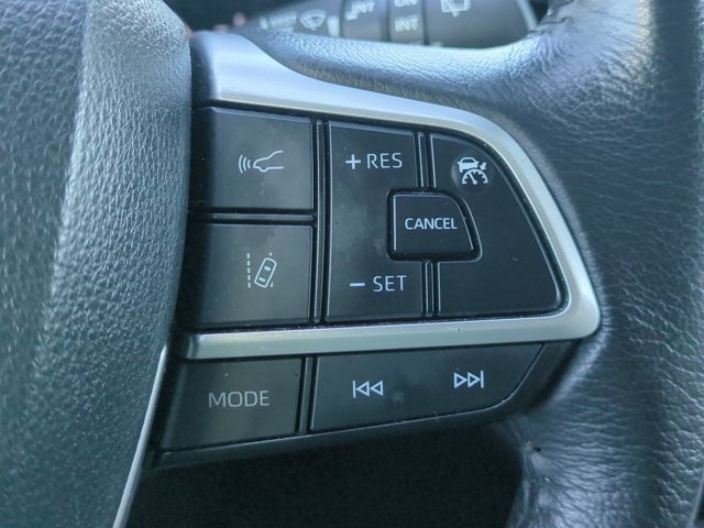 Used 2025 Toyota Sienna XLE FWD image 26