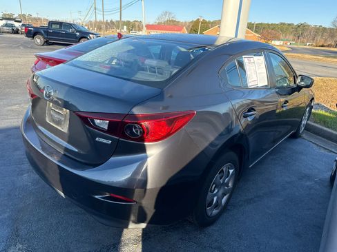 Used 2016 MAZDA MAZDA3 i Sport image 23