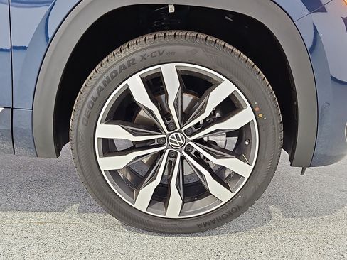 Certified 2022 Volkswagen Atlas SEL Premium AWD/4WD image 5