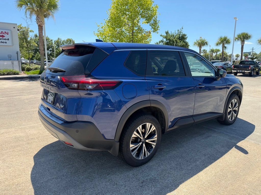Used 2023 Nissan Rogue SV FWD image 3