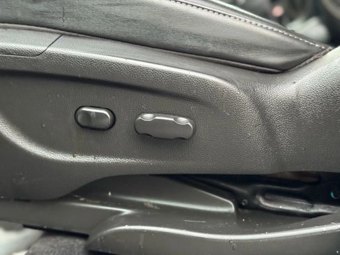 Used 2016 Buick Encore Sport Utility 4D image 35