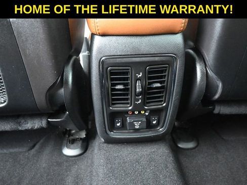 Used 2012 Jeep Grand Cherokee Overland Summit image 39