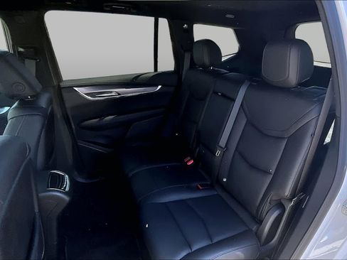 Used 2024 Cadillac XT6 Luxury FWD image 20