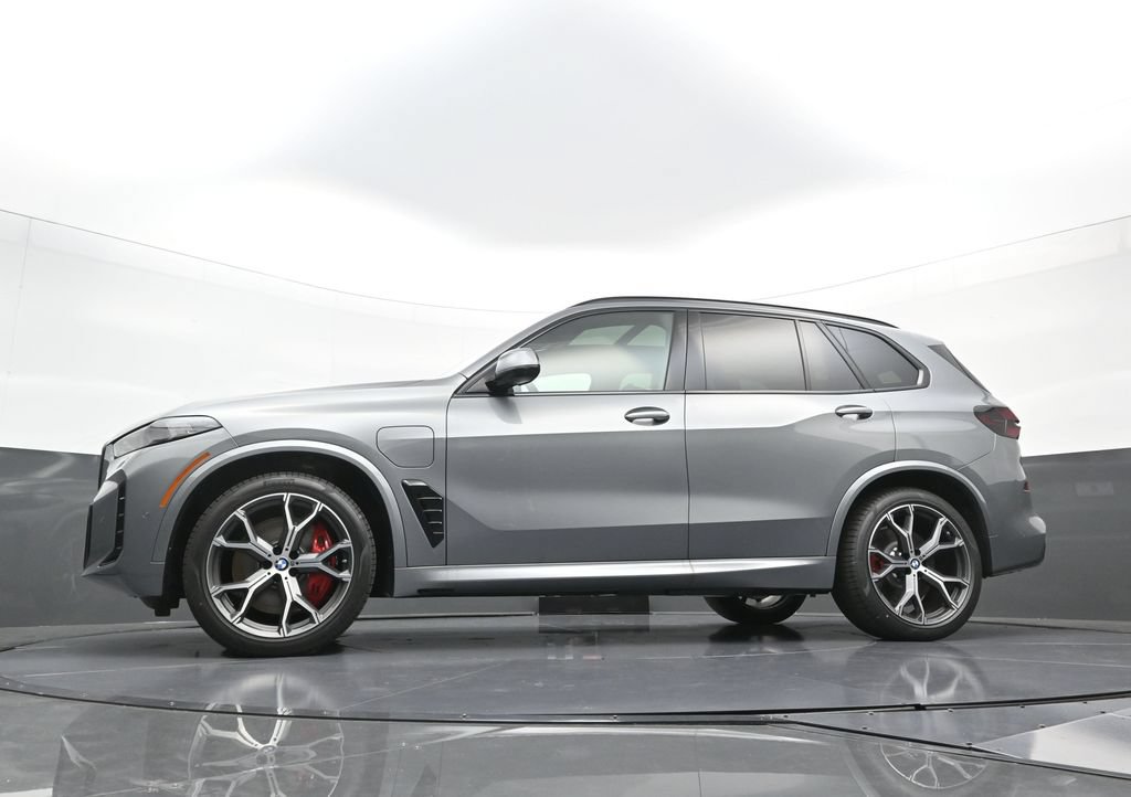 New 2026 BMW X5 xDrive50e w/ M Sport Package AWD/4WD image 25