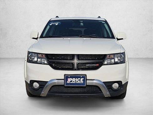 Used 2019 Dodge Journey Crossroad FWD image 2