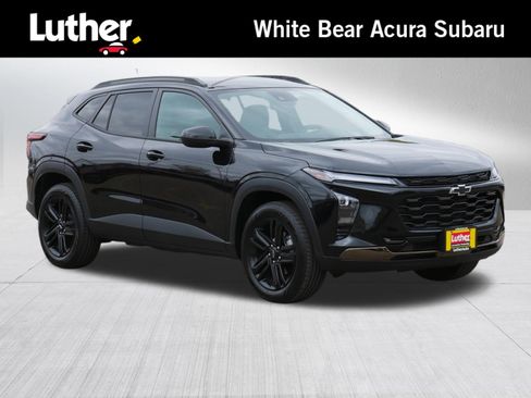 Used 2025 Chevrolet Trax ACTIV w/ Driver Confidence Package FWD image 1
