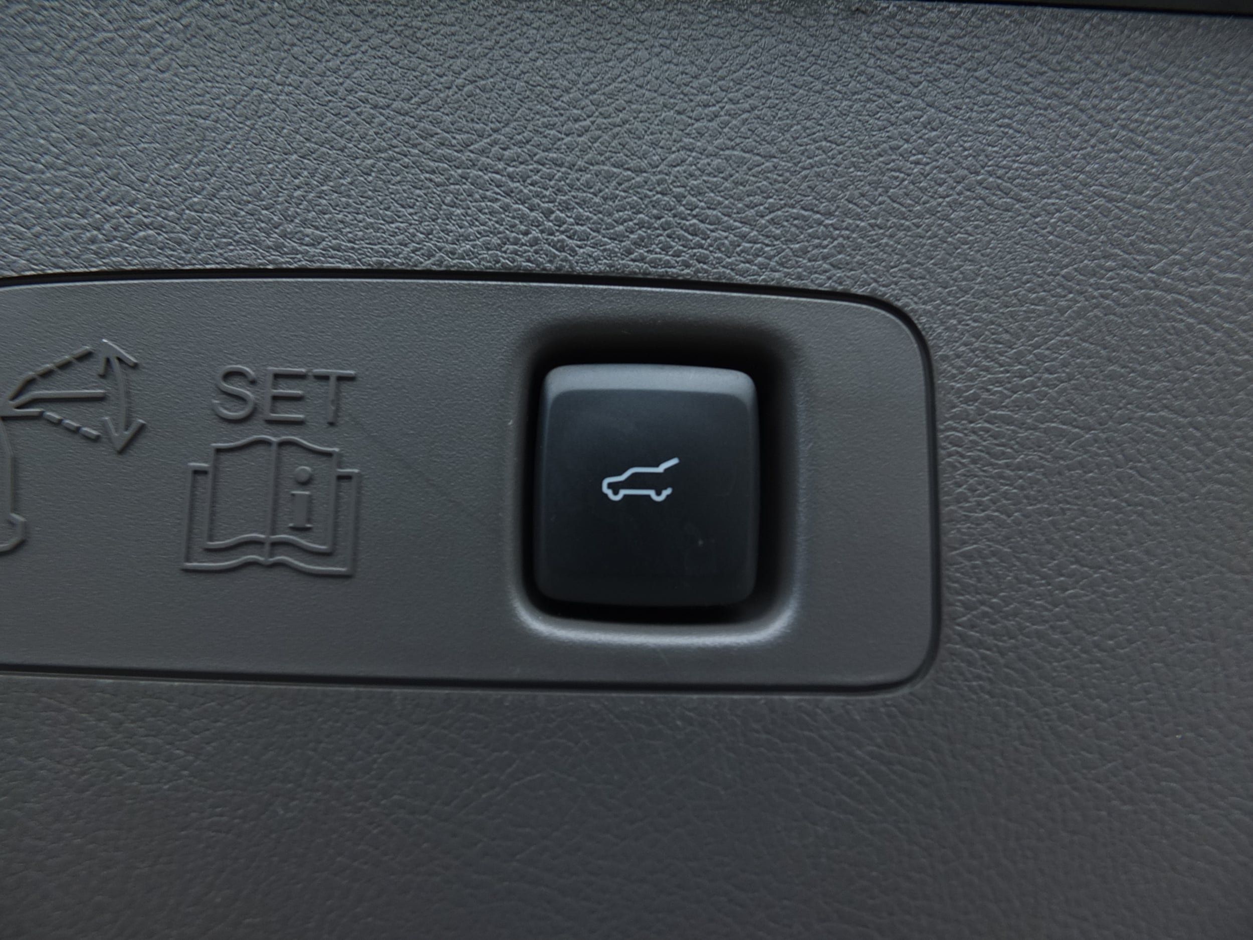 Used 2023 Lincoln Corsair FWD image 16