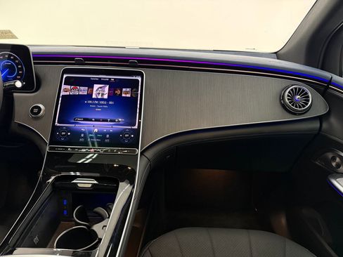 New 2026 Mercedes-Benz EQE 320 4MATIC SUV image 27