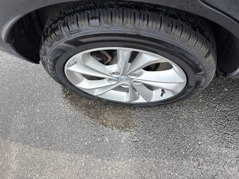 Used 2023 Buick Encore GX Preferred w/ Cold Weather Comfort Package FWD image 5