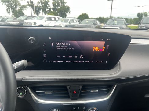 Used 2024 Buick Encore GX Preferred FWD image 11