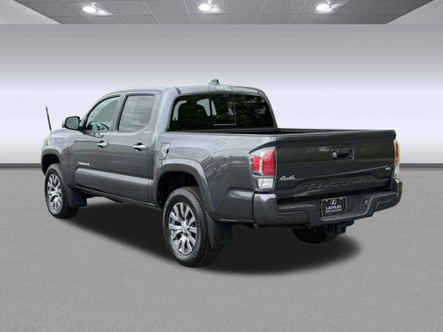Used 2021 Toyota Tacoma Limited AWD/4WD image 3