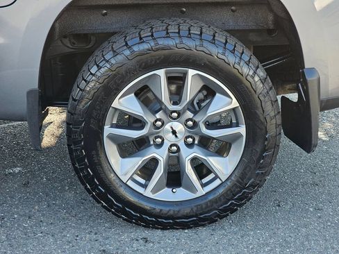 Used 2021 Chevrolet Silverado 1500 RST w/ Z71 Off-Road Package AWD/4WD image 9