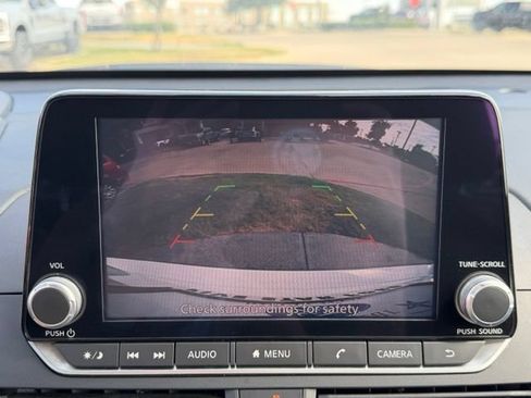 Used 2025 Nissan Altima 2.5 SV AWD/4WD image 18