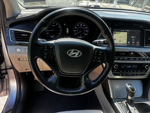 Used 2016 Hyundai Sonata Limited w/ Option Group 04 FWD image 13