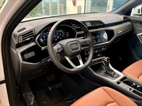 Certified 2025 Audi Q3 2.0T Premium Plus w/ Premium Plus Package image 17