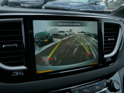 New 2026 Chrysler Voyager LX image 17