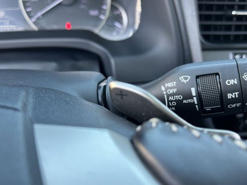 Used 2020 Lexus RX 350L Premium w/ Premium Package image 32