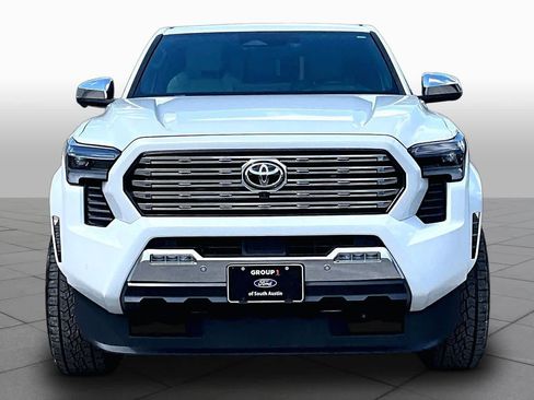 Used 2025 Toyota Tacoma Limited AWD/4WD image 4