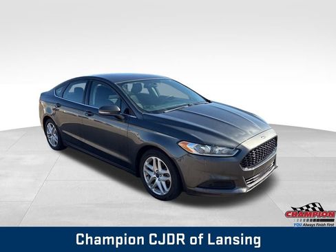 Used 2016 Ford Fusion SE image 15