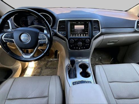 Used 2017 Jeep Grand Cherokee Overland AWD/4WD image 16