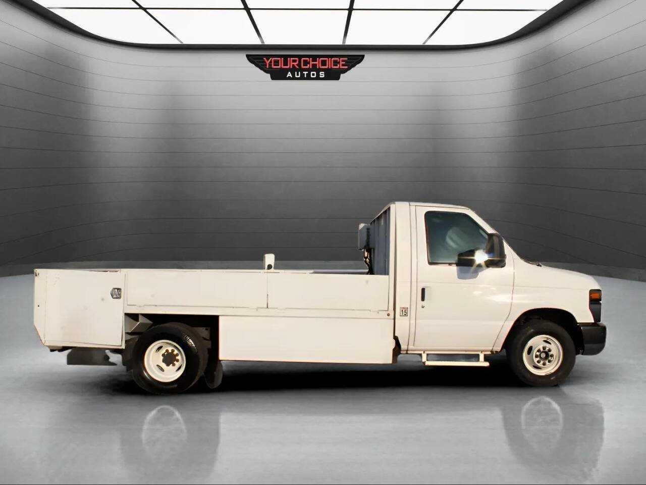 Used 2011 Ford E-450 and Econoline 450 Super Duty RWD image 4