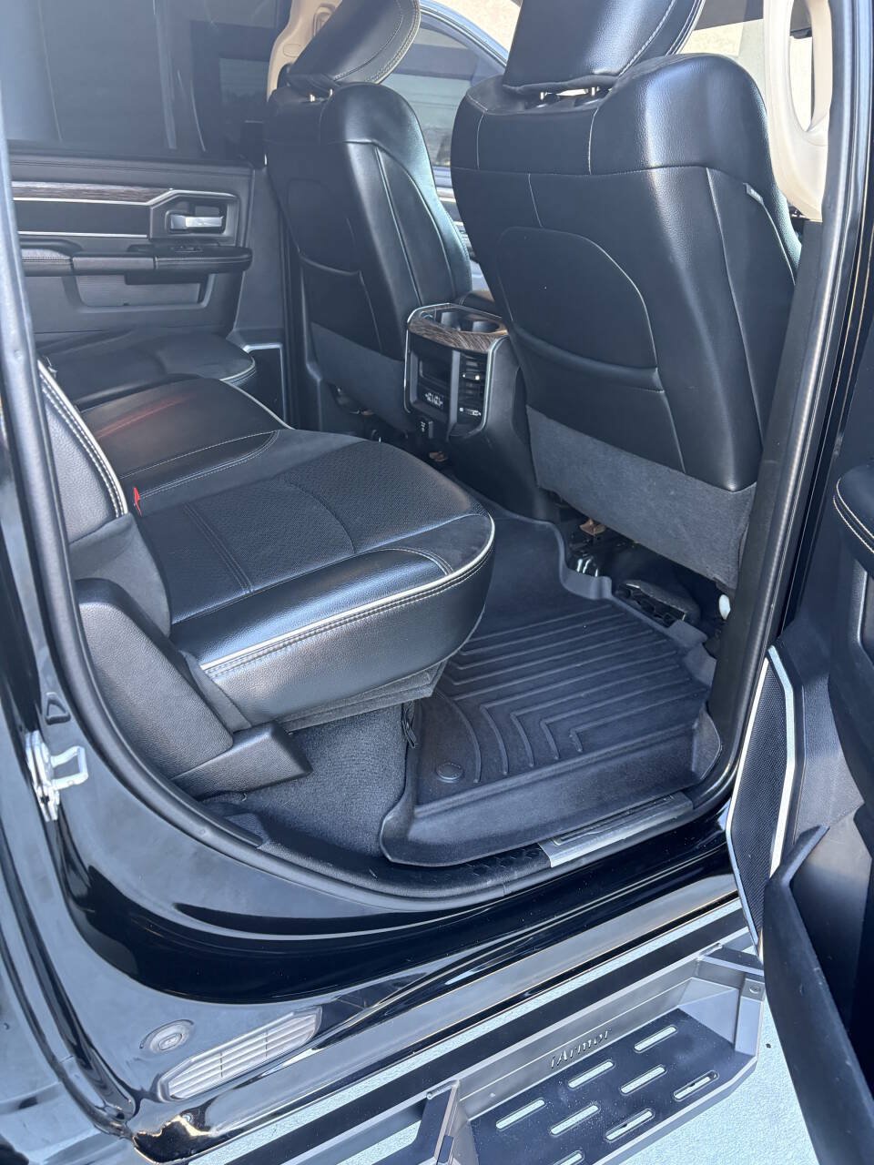 Used 2021 RAM 3500 Laramie AWD/4WD image 10