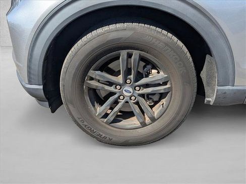 Used 2023 Ford Explorer XLT w/ Equipment Group 202A RWD image 23