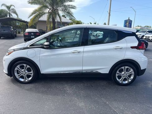 Used 2021 Chevrolet Bolt LT w/ Driver Confidence Package FWD image 3