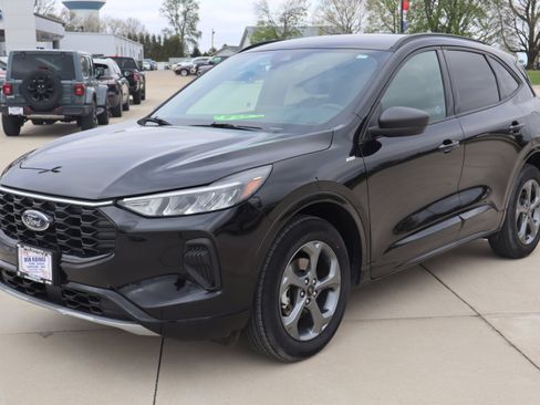 Used 2024 Ford Escape ST-Line w/ Tech Pack #1 AWD/4WD image 2