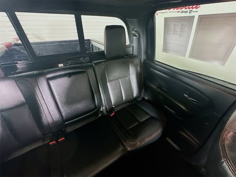 Used 2021 Nissan Titan PRO-4X w/ Pro-4x Convenience Package image 14