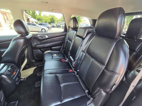 Used 2019 Nissan Pathfinder SL FWD image 14