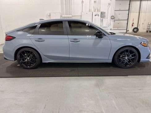 Used 2024 Honda Civic Sport image 11