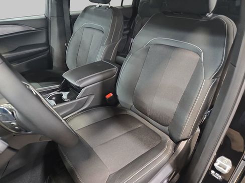 New 2026 Jeep Grand Cherokee L 4WD image 18