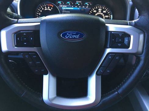 Used 2018 Ford F150 Lariat w/ Equipment Group 502A Luxury AWD/4WD image 16