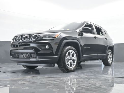 Used 2026 Jeep Compass Latitude AWD/4WD image 49