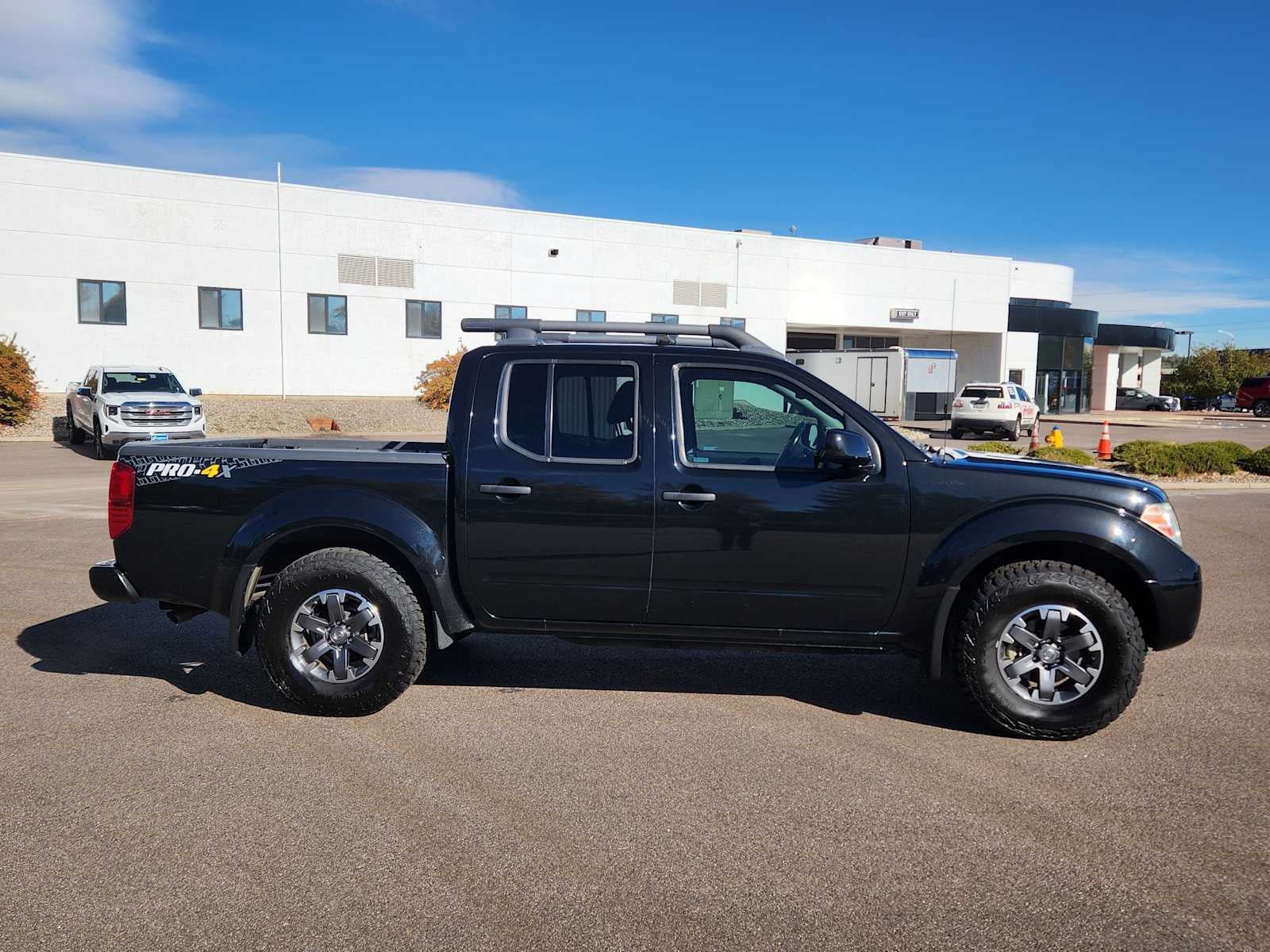 Used 2019 Nissan Frontier PRO-4X w/ Pro-4x Luxury Package AWD/4WD image 2