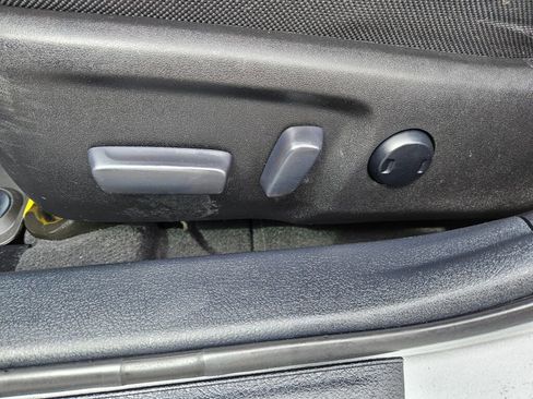 Used 2016 Toyota Camry LE image 19