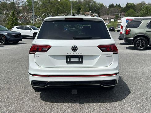 Used 2022 Volkswagen Tiguan SE R-Line image 4