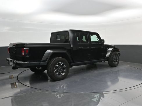 Used 2024 Jeep Gladiator Sport w/ Premium Package AWD/4WD image 7