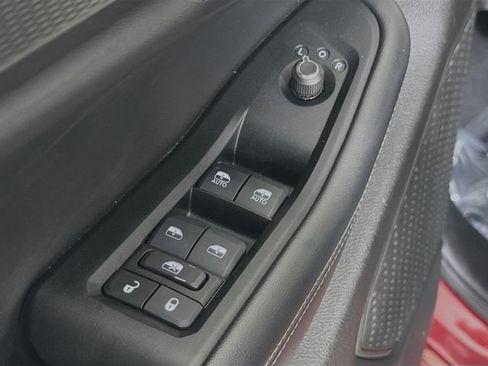 Used 2024 Jeep Grand Cherokee L Laredo RWD image 18