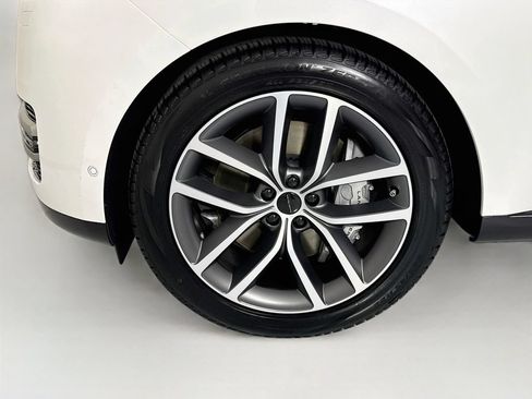 New 2026 Land Rover Range Rover SE AWD/4WD image 32
