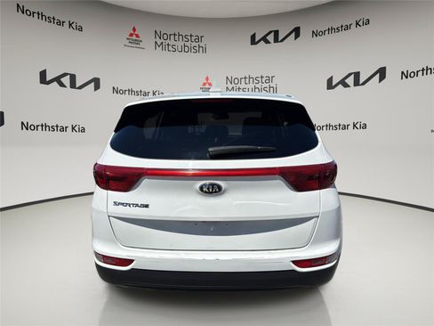 Used 2017 Kia Sportage LX AWD/4WD image 4