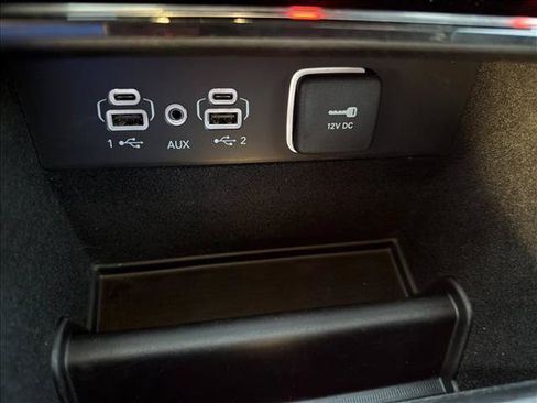 Used 2022 Jeep Grand Cherokee Limited RWD image 15