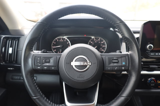 Used 2024 Nissan Pathfinder SV AWD/4WD image 17