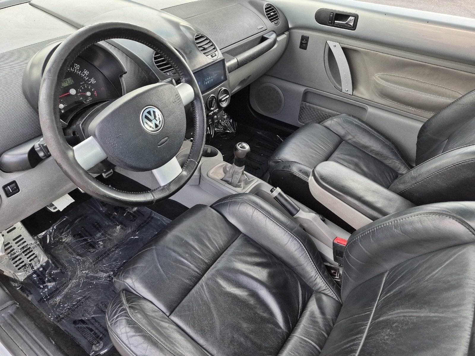 Used 2002 Volkswagen Beetle Sport FWD image 9